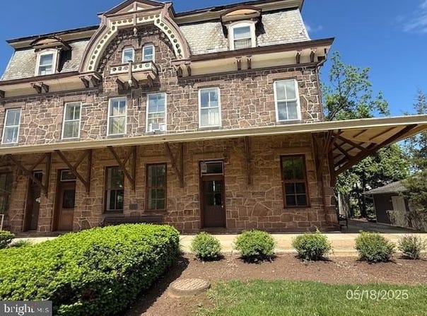 16 RAILROAD Place, PENNINGTON, NJ 08534