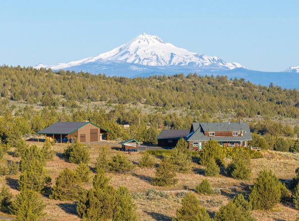 4647 SW Belmont Lane, Madras, OR 97741