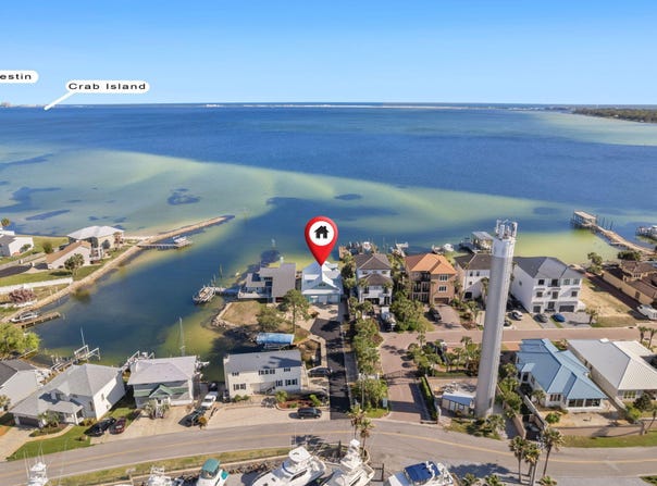 101 Starboard Lane, Shalimar, FL 32579
