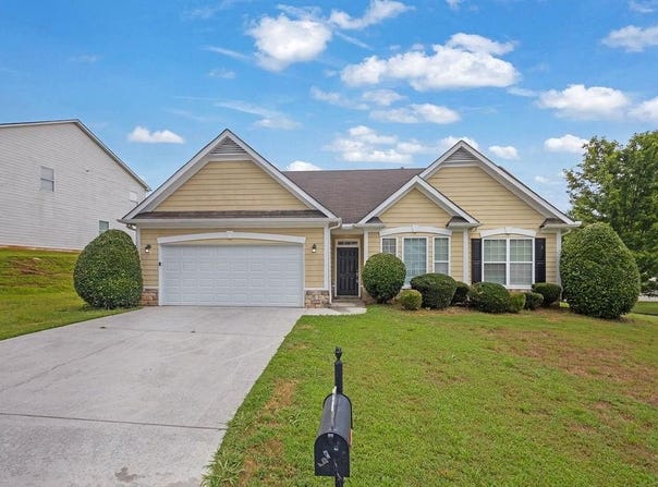 8900 Crestview Circle, Union City, GA 30291