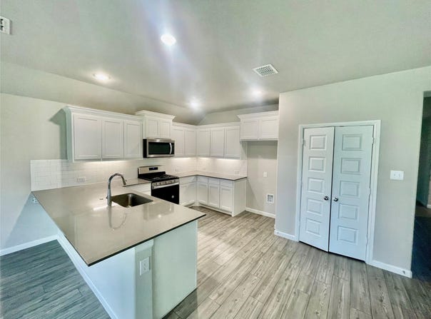 525 Ardsley Lane, Forney, TX 75126