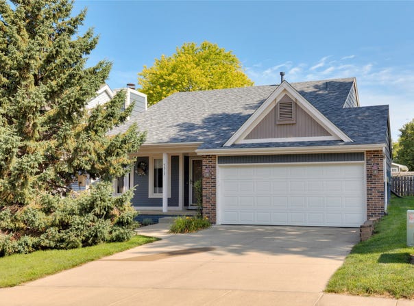 5317 Meadow Place, West Des Moines, IA 50266