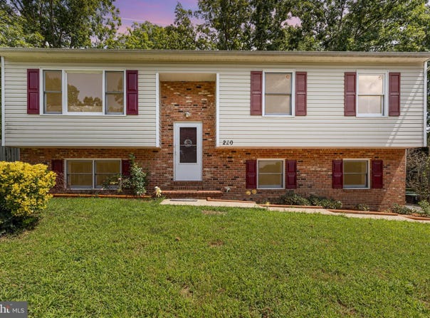 220 DURHAM DRIVE, FREDERICKSBURG, VA 22407