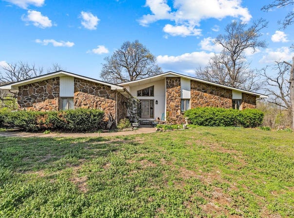 4427 Edgewood Circle, Loma Linda, MO 64804