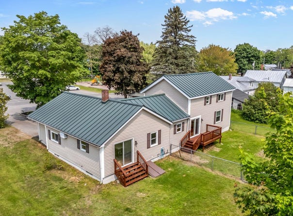 24 Locust Street, Madison, ME 04950