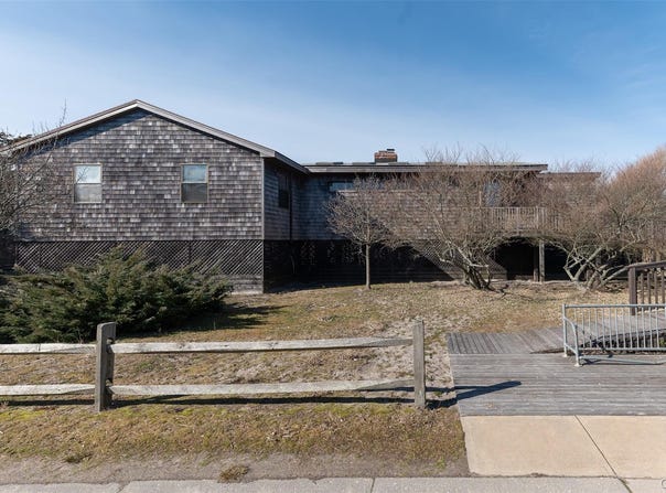35 Sloop Walk, Summer Club, NY 11706