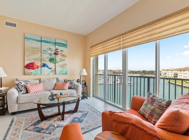 17 Harbour Isle Drive W, Hutchinson Island, FL 34949