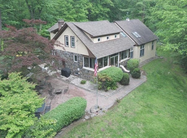 998 PENNS PARK ROAD, NEWTOWN, PA 18940