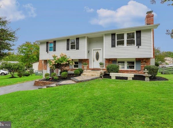 5 BRUCETOWN Court, CATONSVILLE, MD 21228