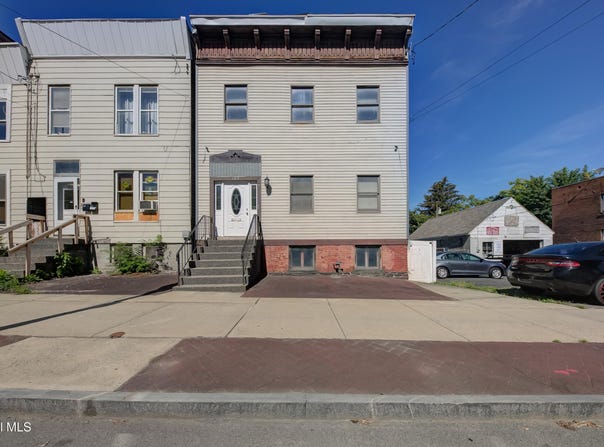 565 1st Street, Troy, NY 12180