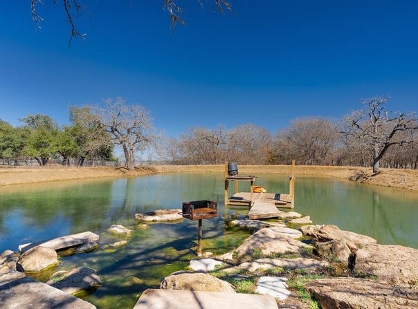 347 Woodland Dr, Fredericksburg, TX 78624
