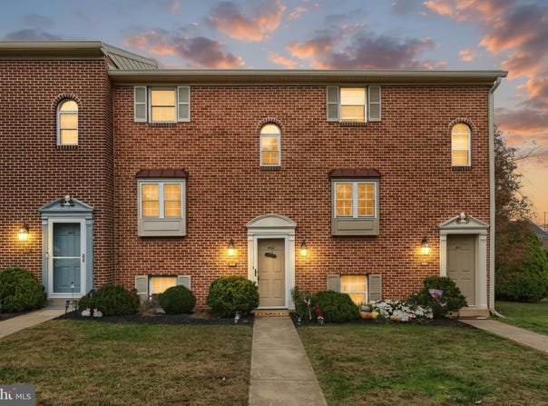 413 WELDON Drive, YORK, PA 17404