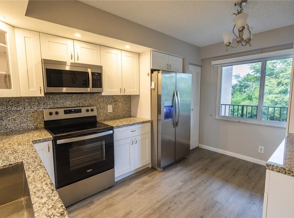 Pembroke Pines, FL 33027
