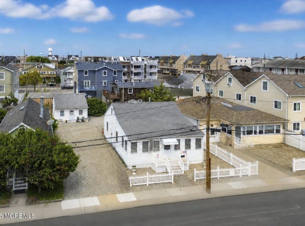 212 Carteret Avenue, Seaside Heights, NJ 08751