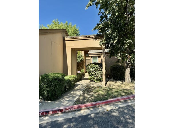 1233 S Kent St Street, Visalia, CA 93277