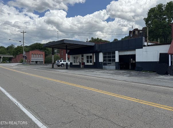 503 Main St, Oliver Springs, TN 37840