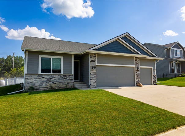 1105 Hunter Court, Adel, IA 50003