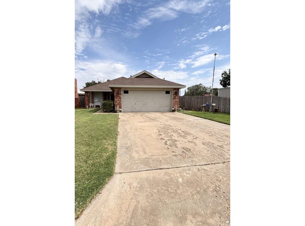 306 Avenue M, Abernathy, TX 79311