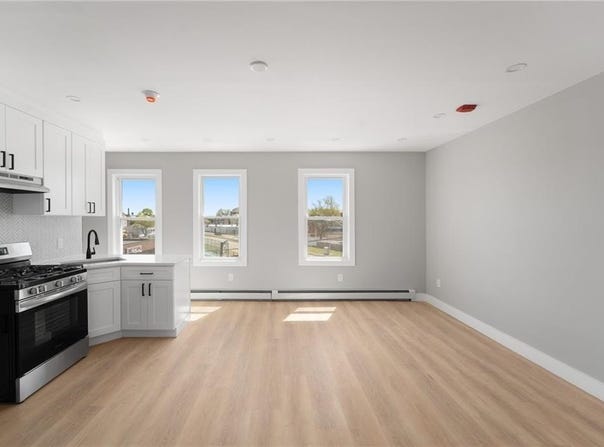 735 Broadway, Pawtucket, RI 02861