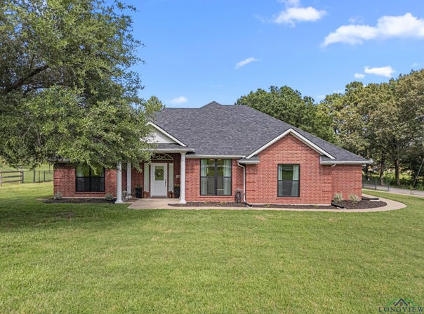 200 N Lexington Dr, Big Sandy, TX 75755