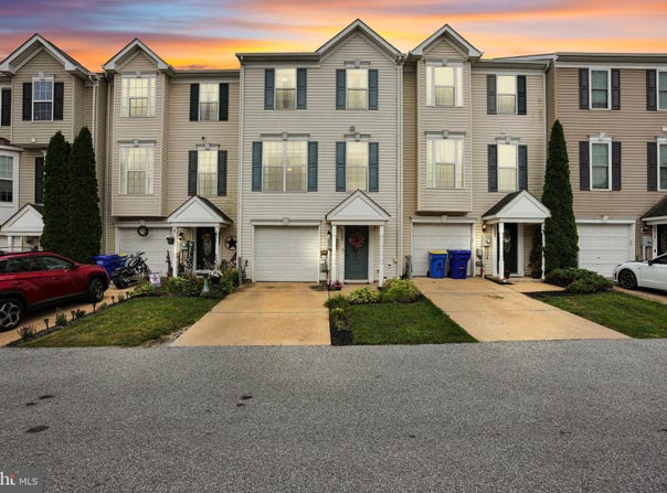 4084 FOREST HILLS COURT, DOVER, PA 17315