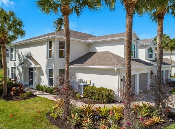 22992 Lone Oak Dr, ESTERO, FL 33928