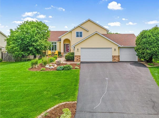 5546 Vinewood Lane N, Plymouth, MN 55442
