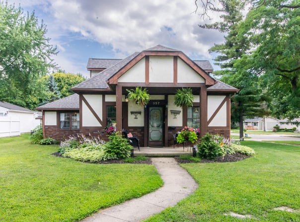 357 Riddle Street, Howell, MI 48843