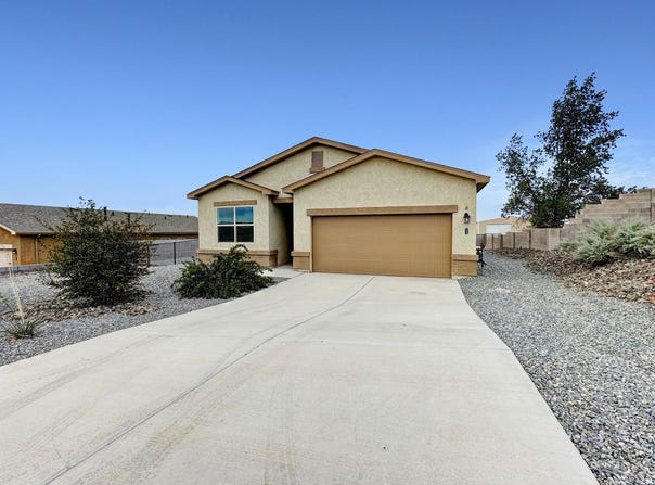 13 BRAVO Road, Los Lunas, NM 87031