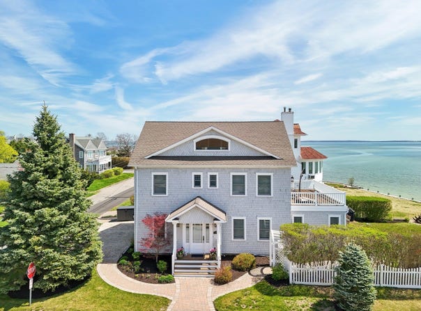 77 Front Street, South Jamesport, NY 11970