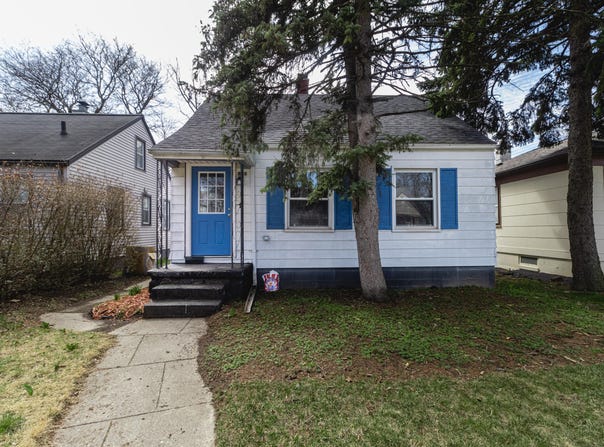 881 Garfield Avenue, Lincoln Park, MI 48146