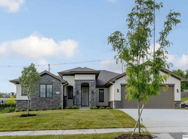 8646 Loveland Estates Court, Omaha, NE 68124