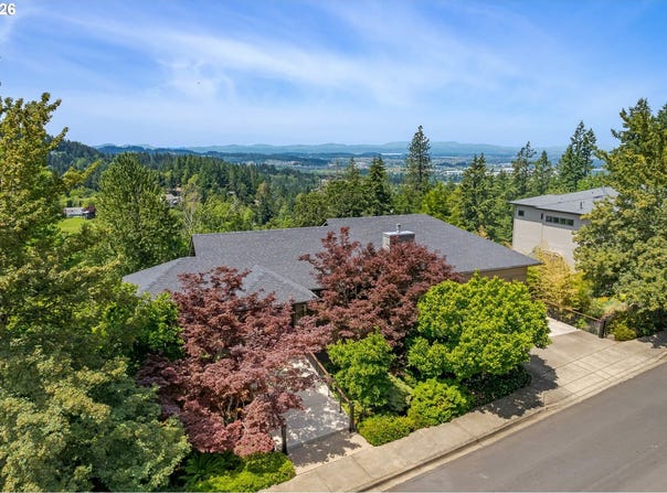 2749 SUNCREST Ave, Eugene, OR 97405