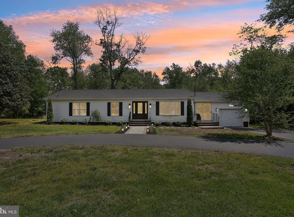 302 FENWICK ROAD, PILESGROVE, NJ 08098