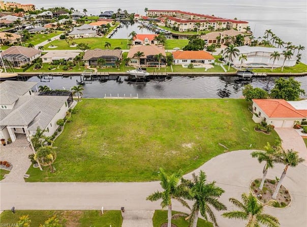 5 Tropicana, PUNTA GORDA, FL 33950