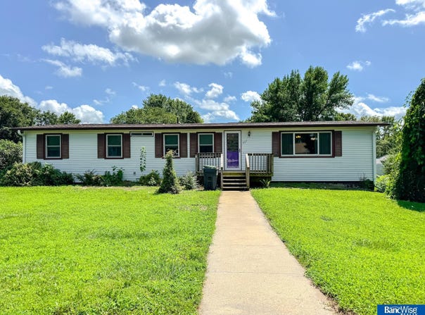 207 E 6Th Street, Firth, NE 68358