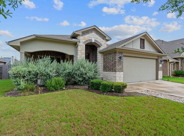 144 Summer Vista DR, Buda, TX 78610