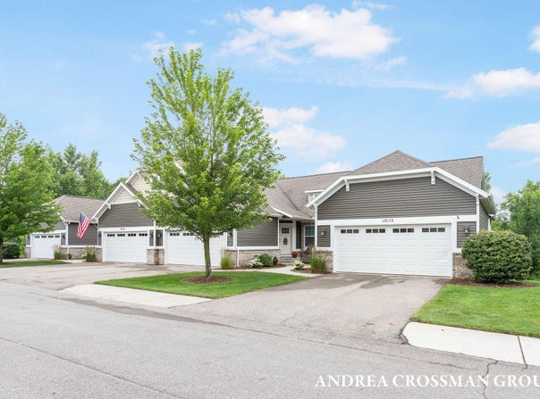 10115 S Crossroads Circle SE, Caledonia, MI 49316