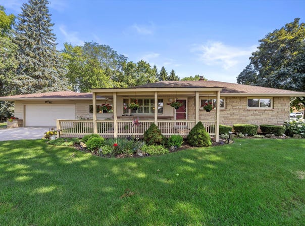 14930 Golf Pkwy, Brookfield, WI 53005