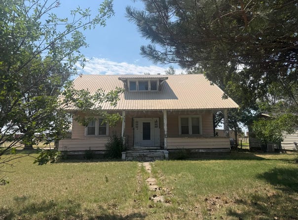 510 E BROADWAY, Panhandle, TX 79068-1924