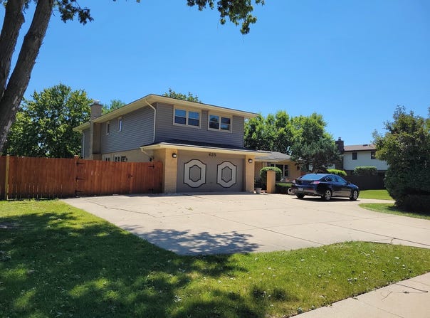 425 S Arlington Heights Road, Elk Grove Village, IL 60007