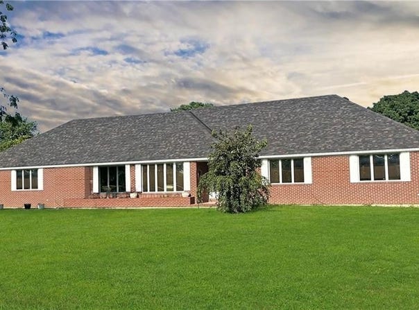 12024 Davis Drive, Lexington, MO 64067
