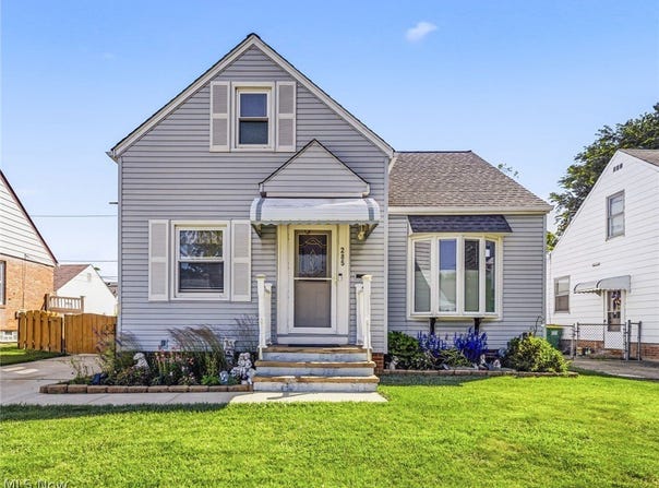 285 E 327th, Willowick, OH 44095