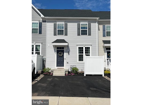 84 HUNTERS DRIVE, GILBERTSVILLE, PA 19525