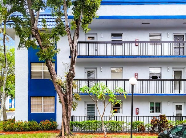 3090 Holiday Springs Boulevard, Margate, FL 33063