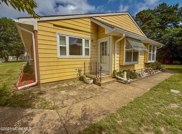24b Monmouth Lane, Whiting, NJ 08759