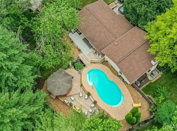 1917 Country Acres Drive, St Peters, MO 63376