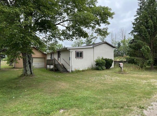 3594 S Barnett Rapids Drive, Branch, MI 49402