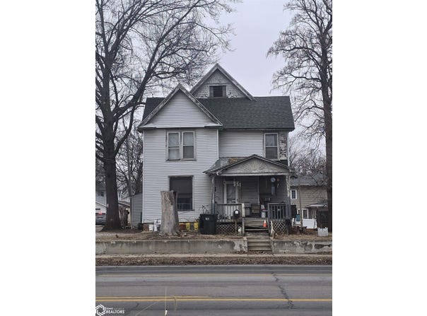 911 A Avenue E, Oskaloosa, IA 52577