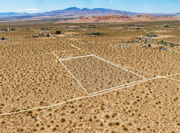 17 Desarae Street, Mojave, CA 93501